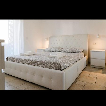 Pau Suite Home Fiumicino Bagian luar foto