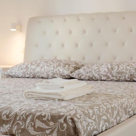 Pau Suite Home Fiumicino Bagian luar foto